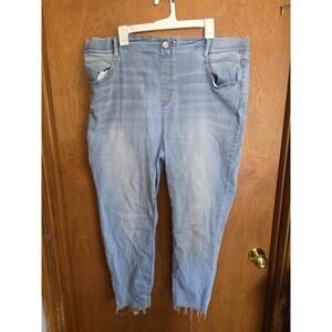 Terra & Sky Women's Plus 22W  Distressed Slim Boyfriend Capri Jeans, 27" Inseam